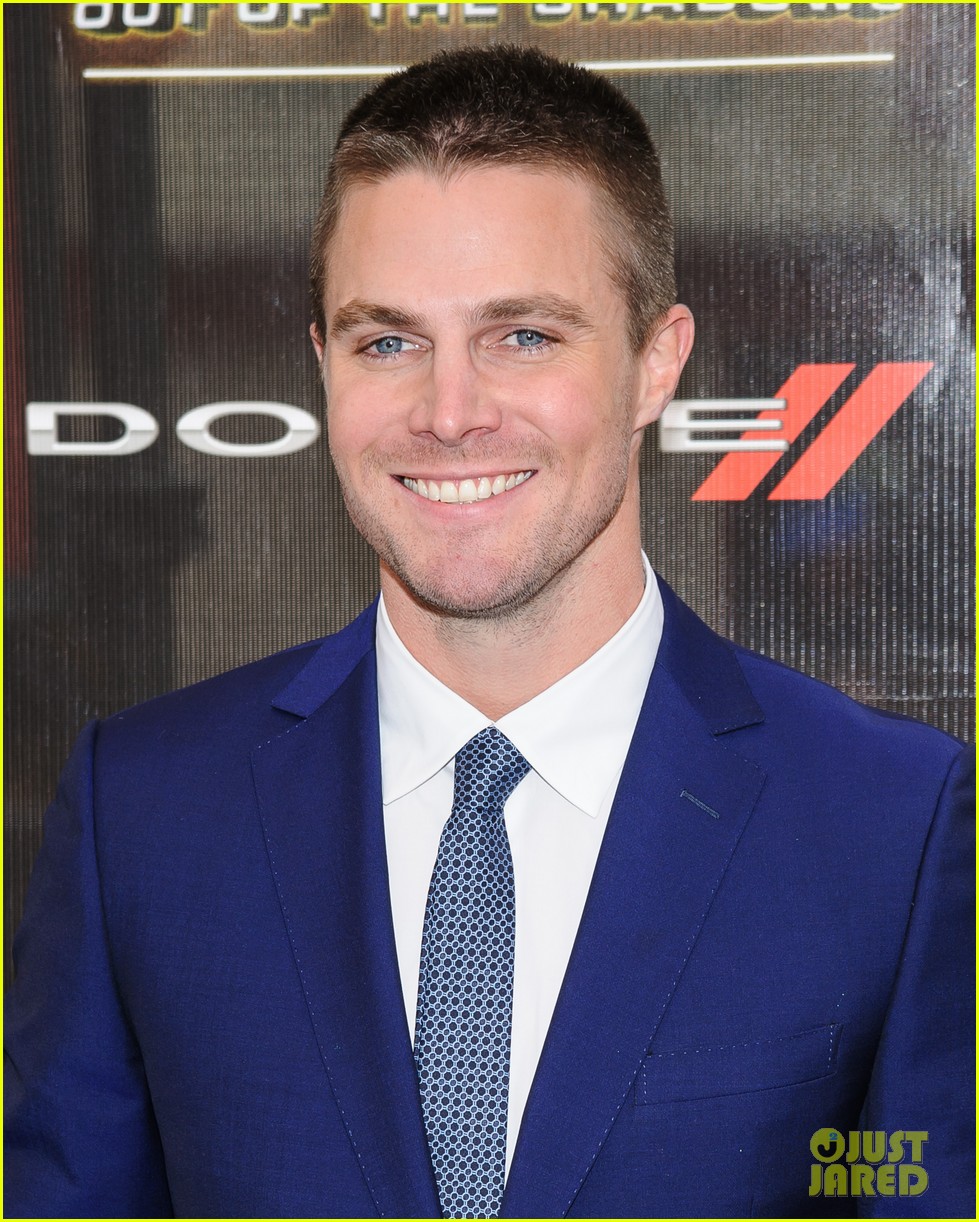 Stephen Amell & Wife Cassandra Jean Bring Adorable Daughter Mavi to 'TMNT' Premiere!