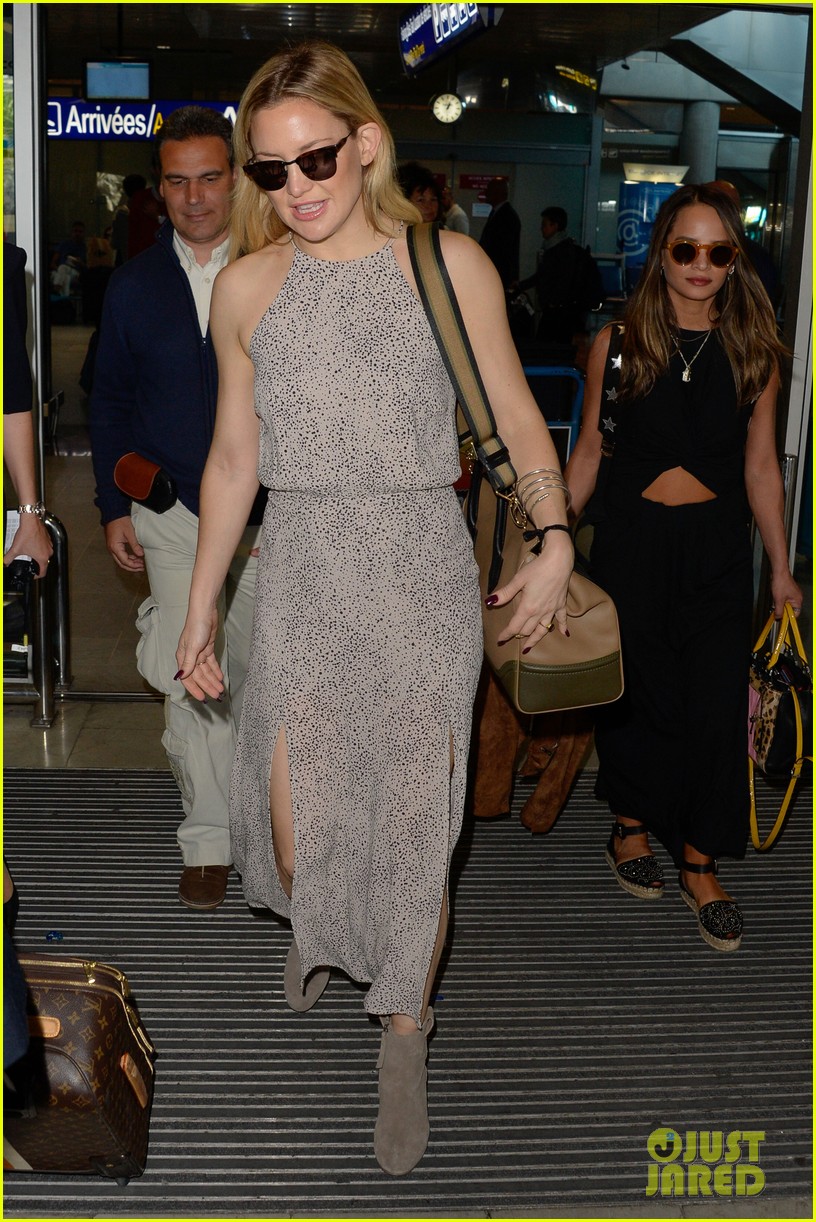 Kate Hudson & Julianne Moore Seen at the Airport for Cannes 2016