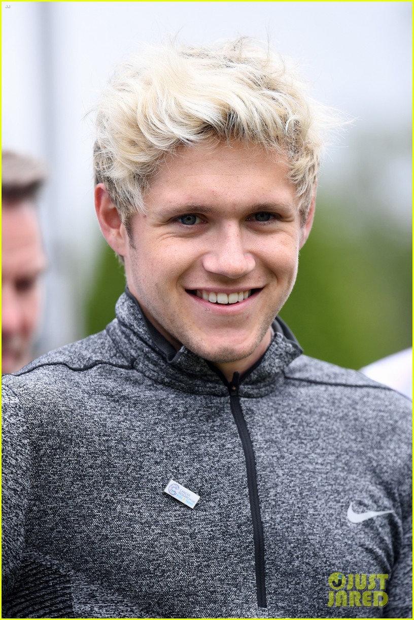 Niall Horan Reveals a Group of Fans are Harassing Him
