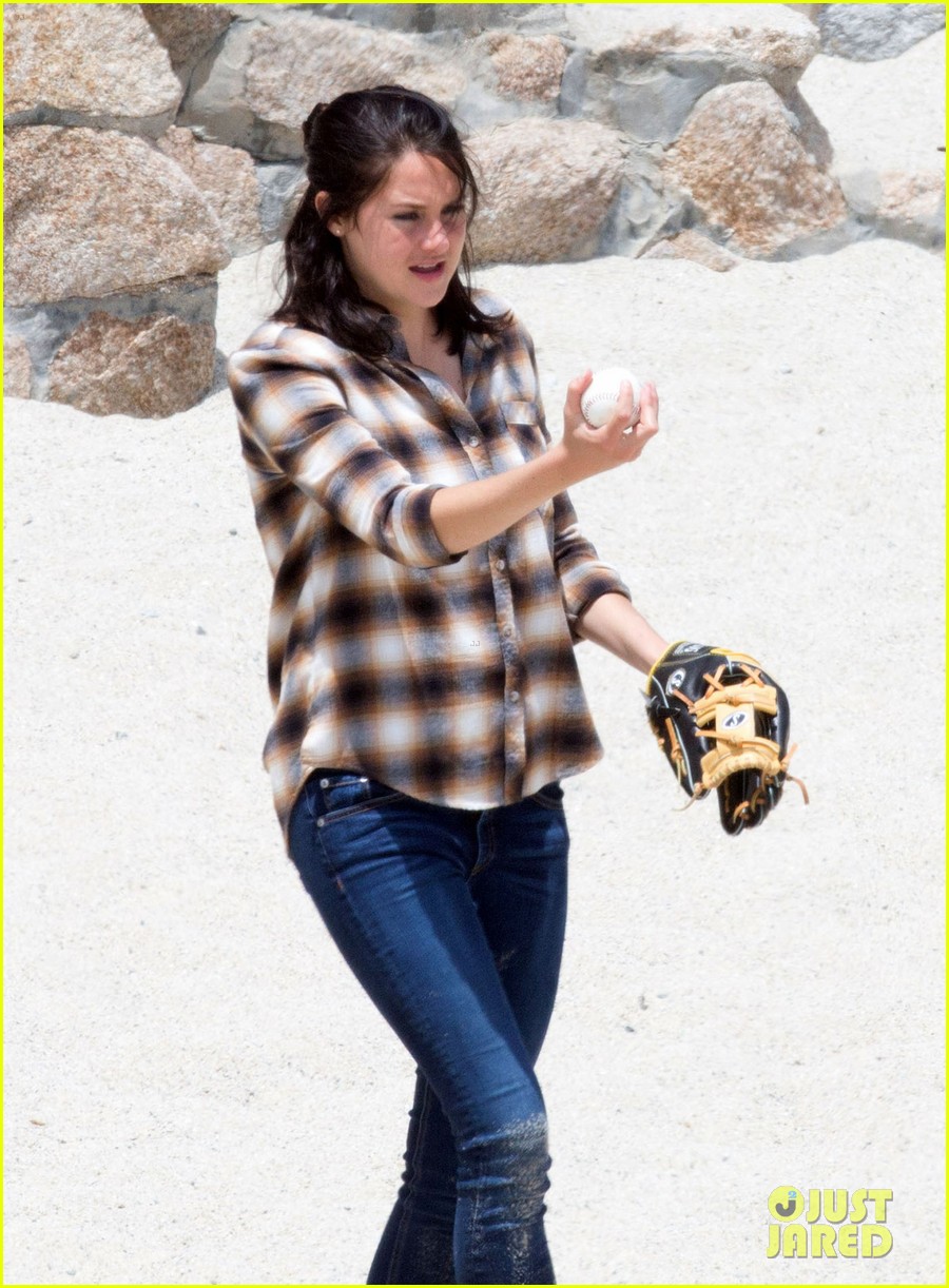 Shailene Woodley Plays Ball With On-Screen Son For 'Big Little Lies'
