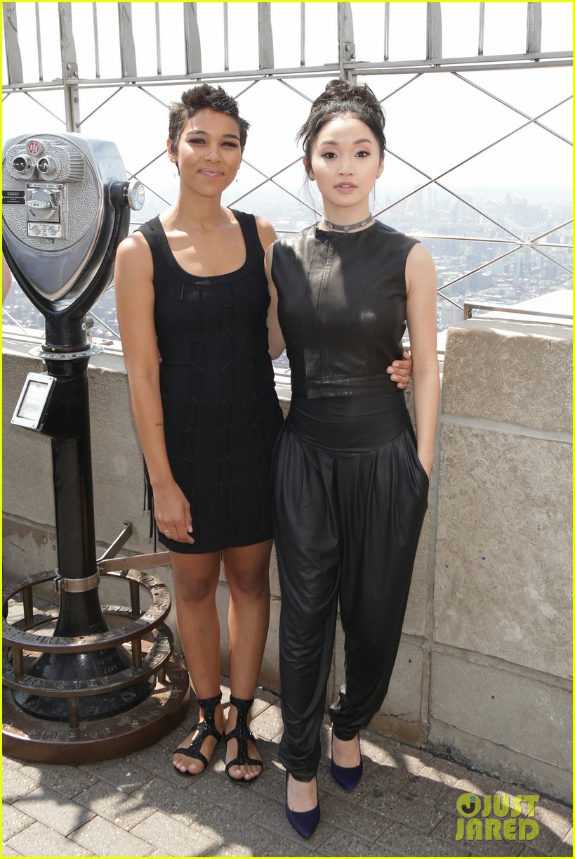 'X-Men' Stars Alexandra Shipp, Lana Condor & Evan Peters Stop by Empire State Building