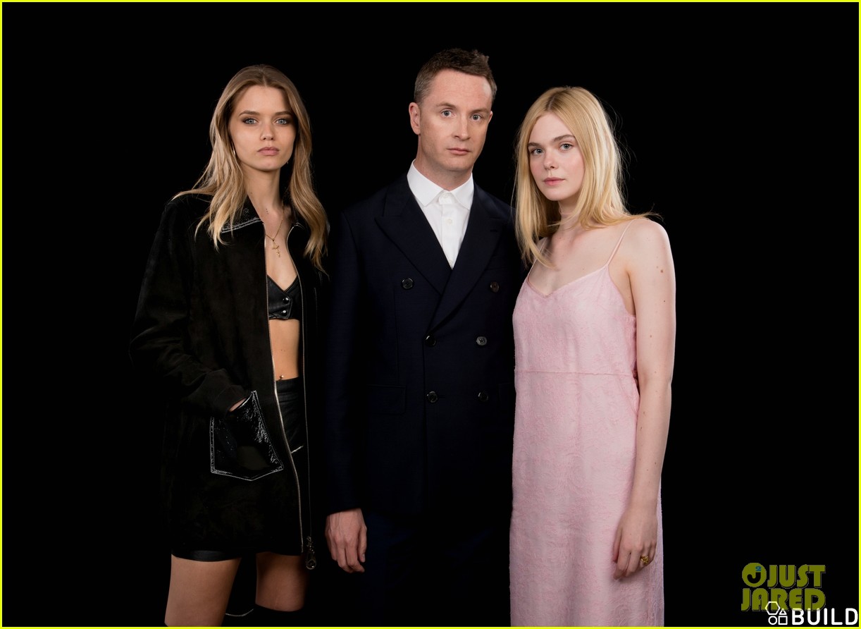 Elle Fanning Plays Catchphrase on 'The Tonight Show' (Video)