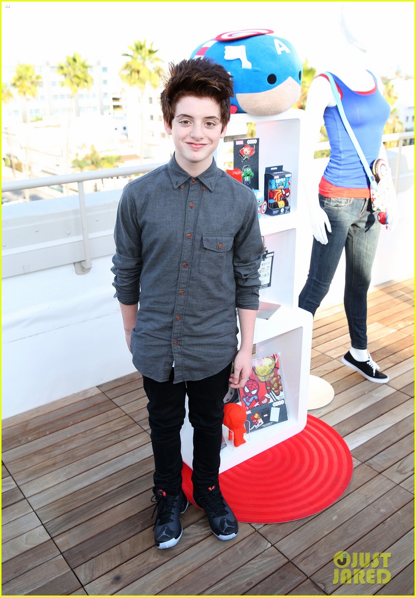 The Fosters' Hayden Byerly & Gavin MacIntosh Bring Girlfriends to JJJ's Celebration of Disney's MXYZ Collection