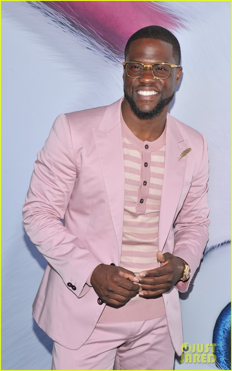 Kevin Hart & Ellie Kemper Premiere 'Secret Life of Pets'
