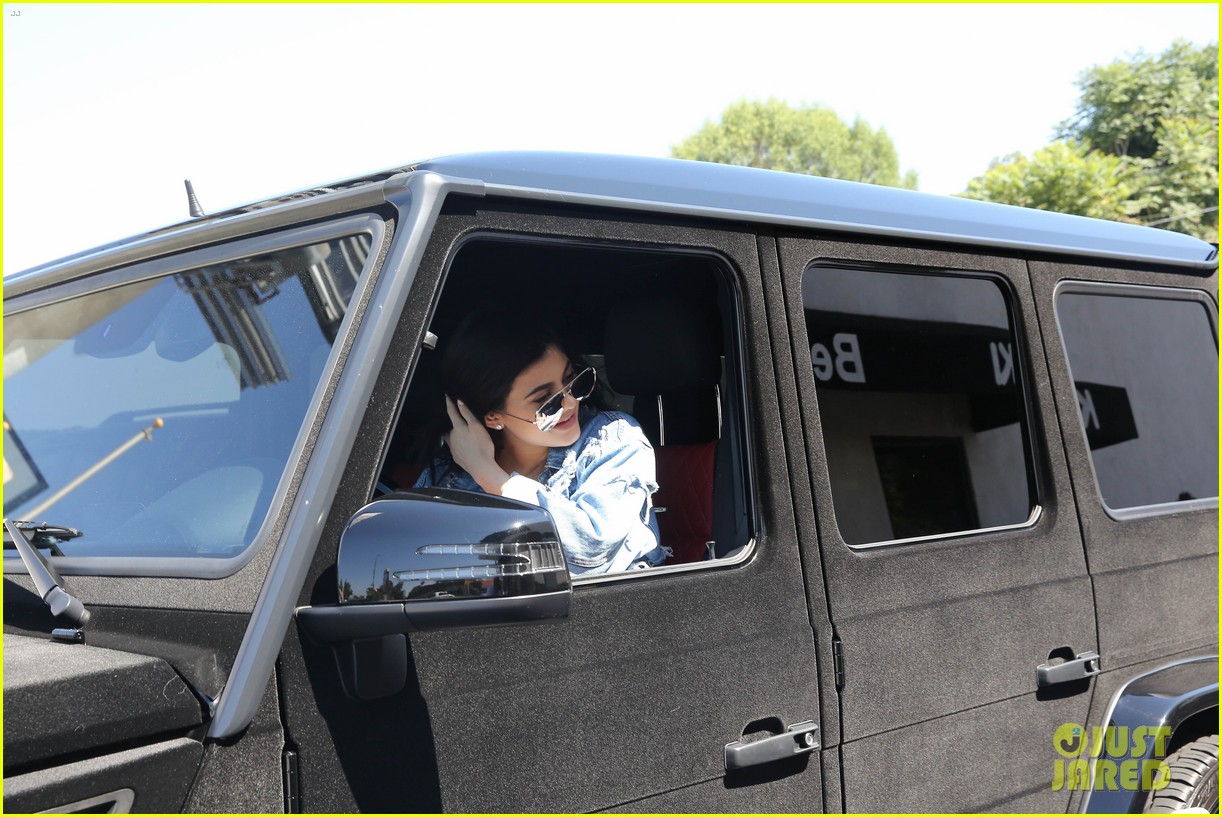 Kylie Jenner Opens Her Car Door to Let a Fan Take a Selfie