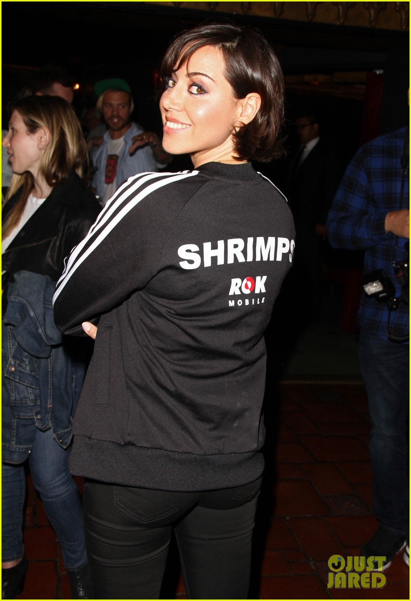Aubrey Plaza Debuts L.A Girls Basketball Team 'The Pistols Shrimps' - Watch Trailer!
