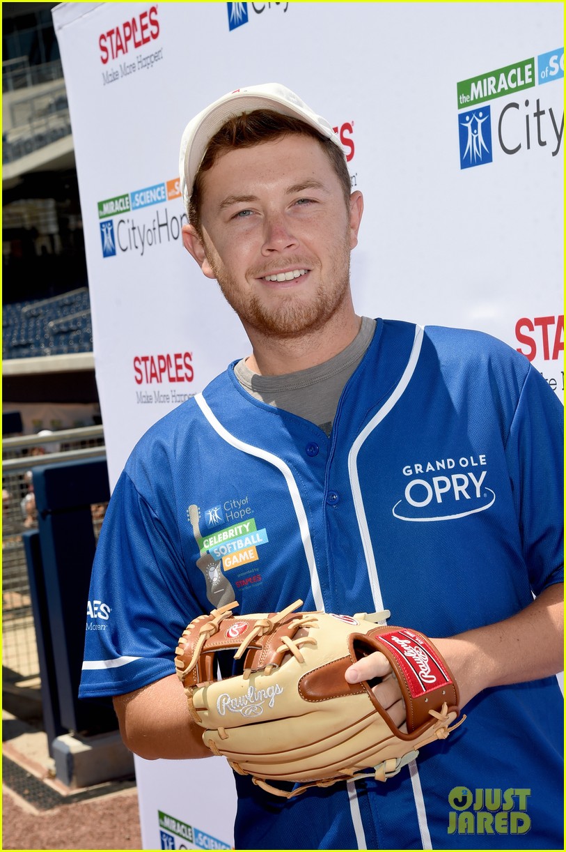 Jamie Lynn Spears & Cassadee Pope Face Off at City of Hope Softball Game