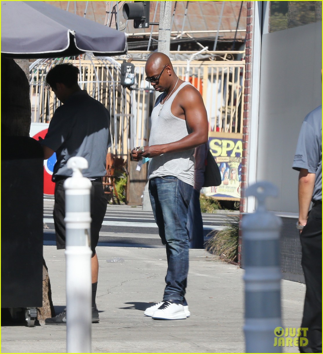 Dave Chappelle Shows Off His Buff Biceps in a Tank Shirt!