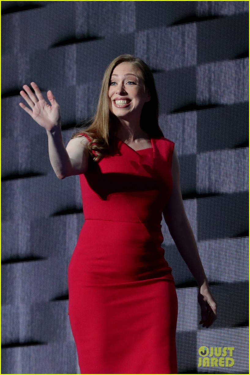 chelsea clinton red dress Chelsea Clinton Is Tweeting Against Trump