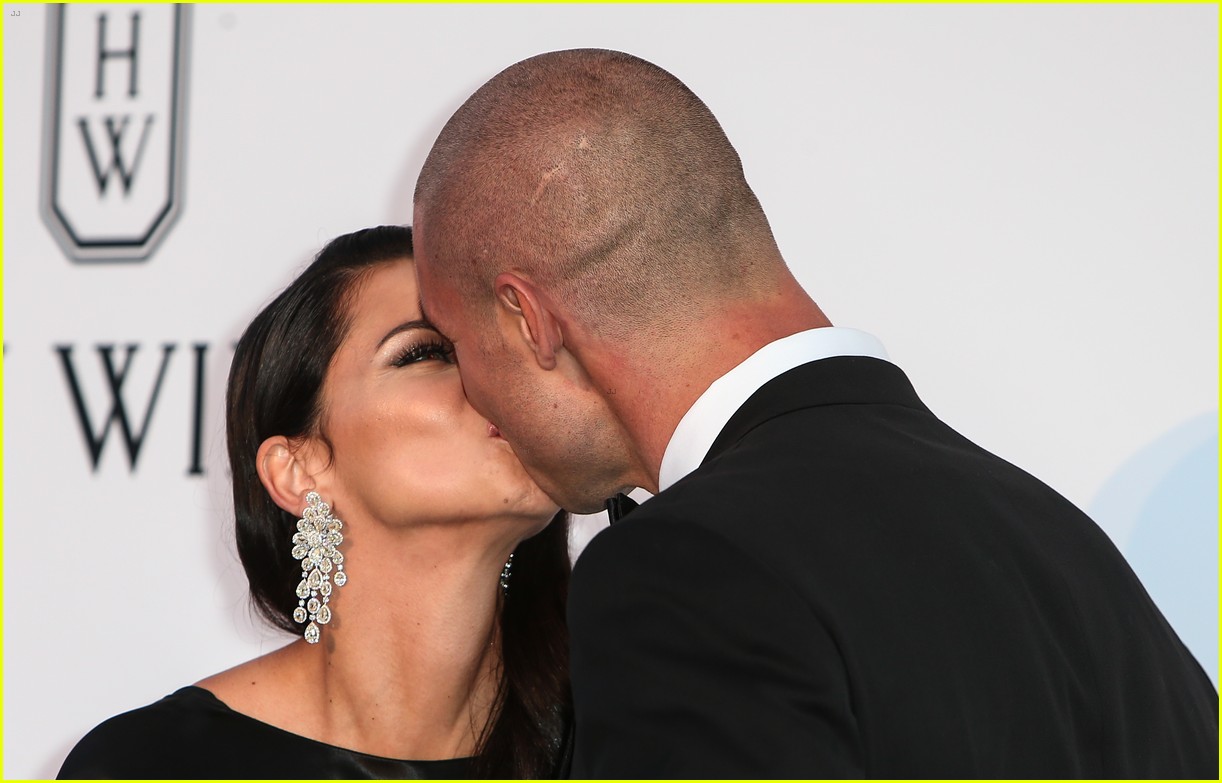 Adriana Lima Splits from Boyfriend Joe Thomas