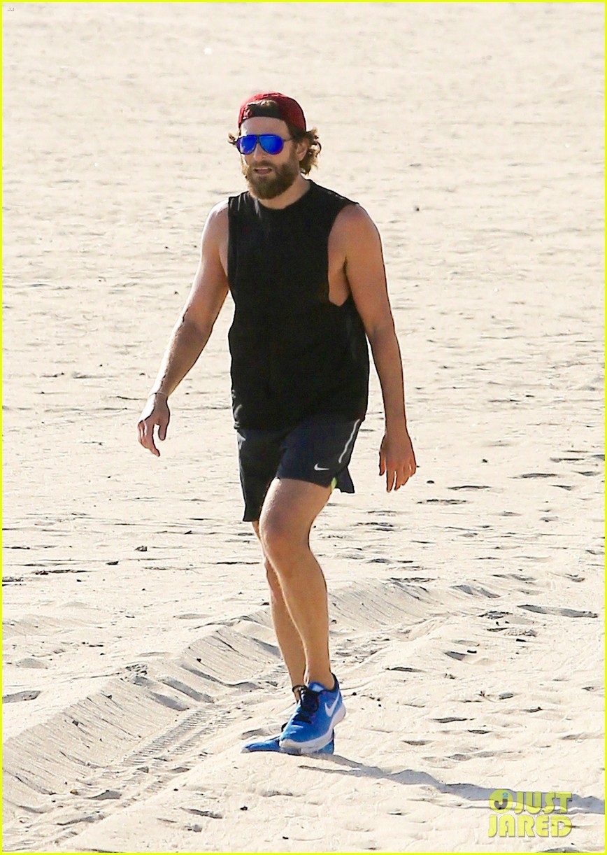 Bradley Cooper Sports Scruffy Beard for Beachside Run
