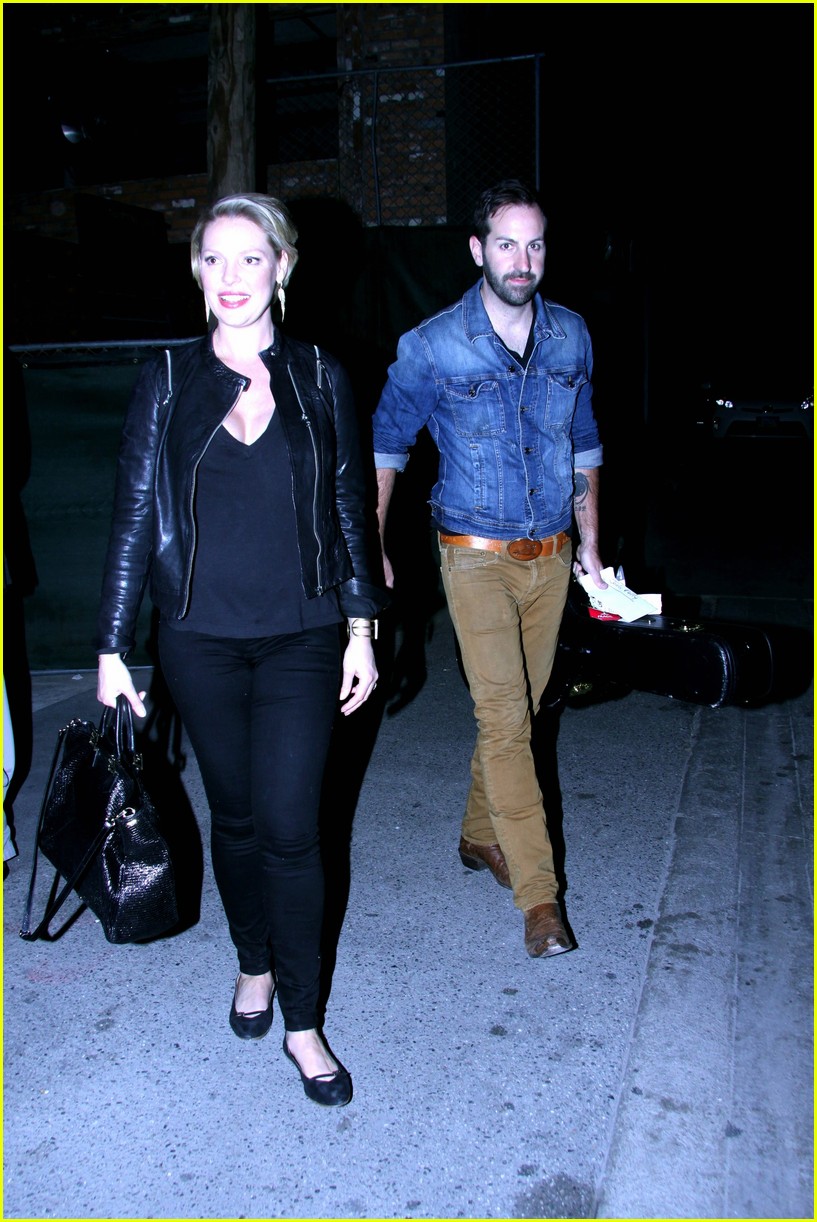 Pregnant Katherine Heigl Checks Out Husband Josh Kelley's Concert