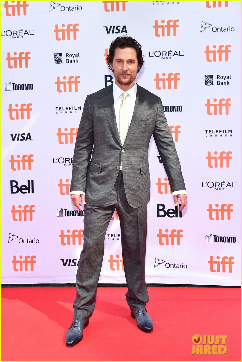 Reese Witherspoon & Matthew McConaughey Premiere 'Sing' at TIFF 2016 With Scarlett Johansson