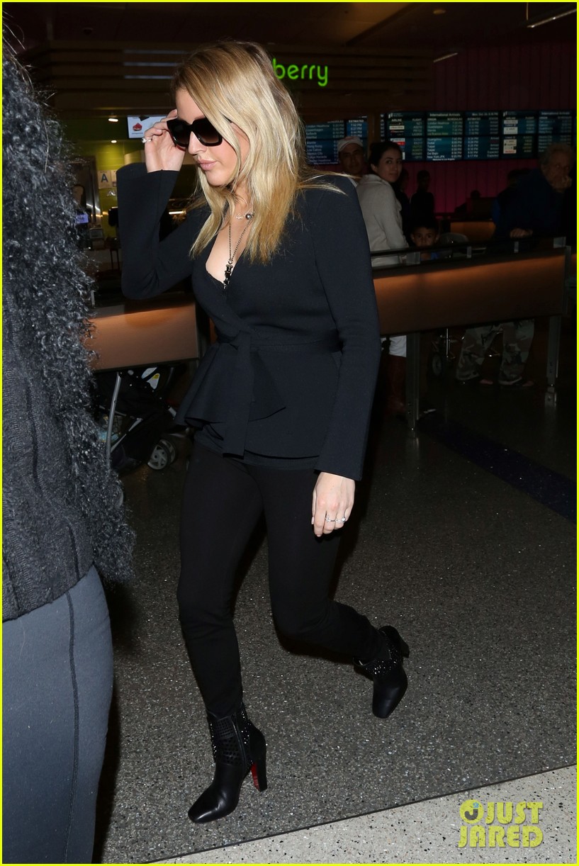 Ellie Goulding Criticizes UK Government for Approving Third Heathrow Runway