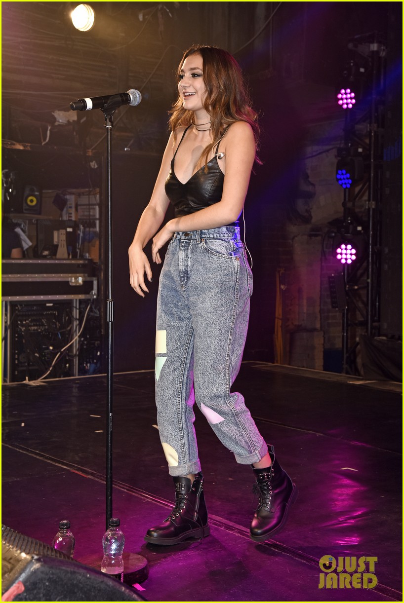 Singer Daya Slays London at Concert After Skydiving in Hawaii