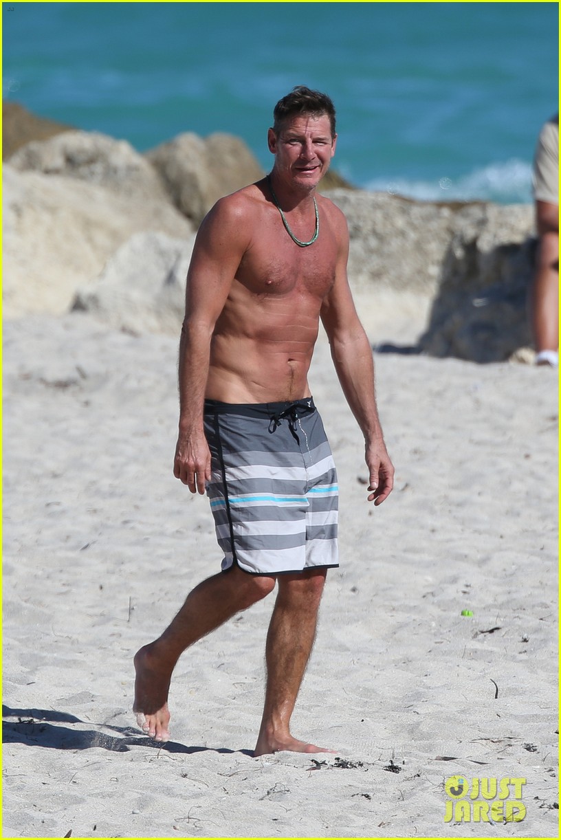 Extreme Makeover's Ty Pennington Goes Shirtless, Puts Toned Body on Display at 52!