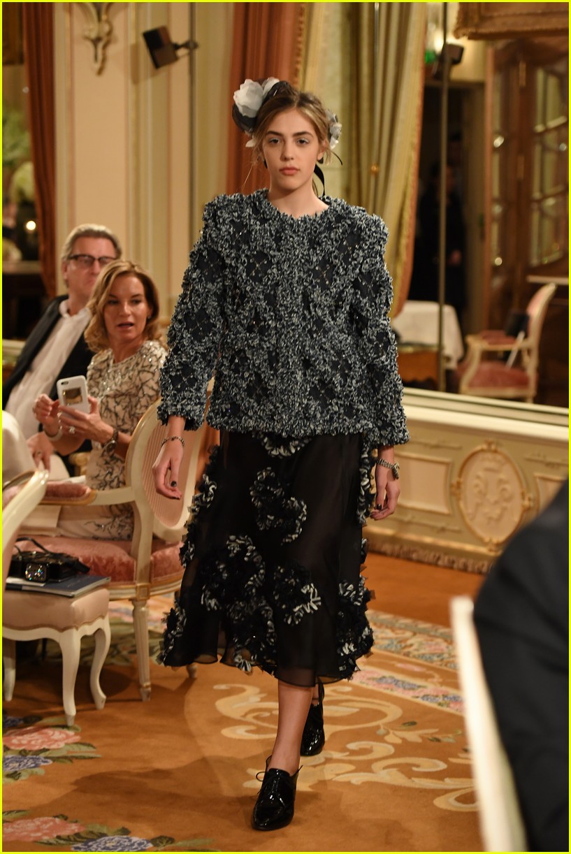 Kenya Kinski-Jones & More Famous Offspring Star in Chanel's Stunning Paris Presentation