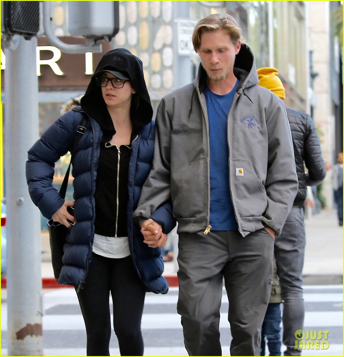 Kaley Cuoco Cozies Up to Boyfriend Karl Cook in Cuddly Photo!