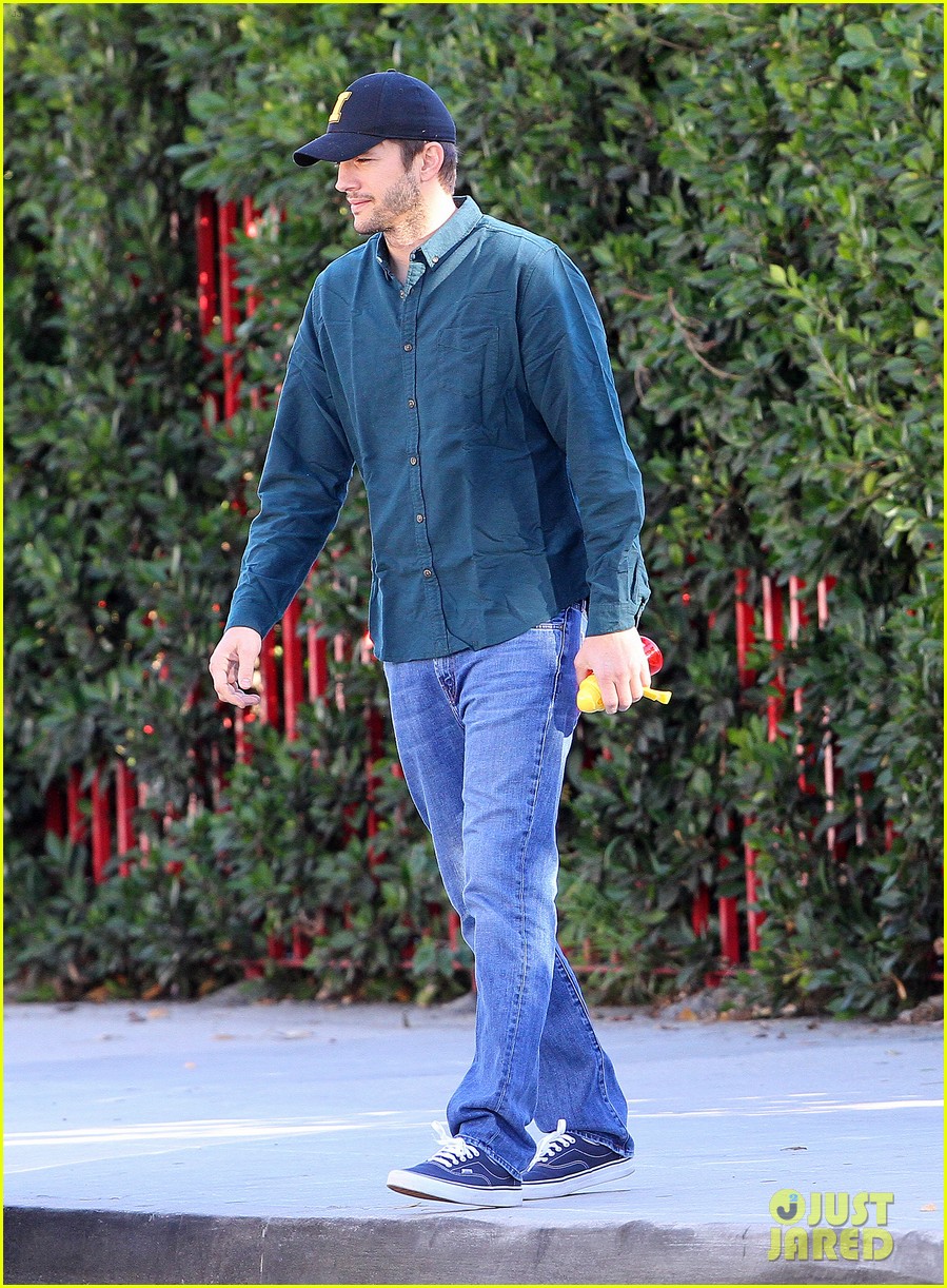 Ashton Kutcher Makes First Public Appearance After New Baby Dimitri's Birth!