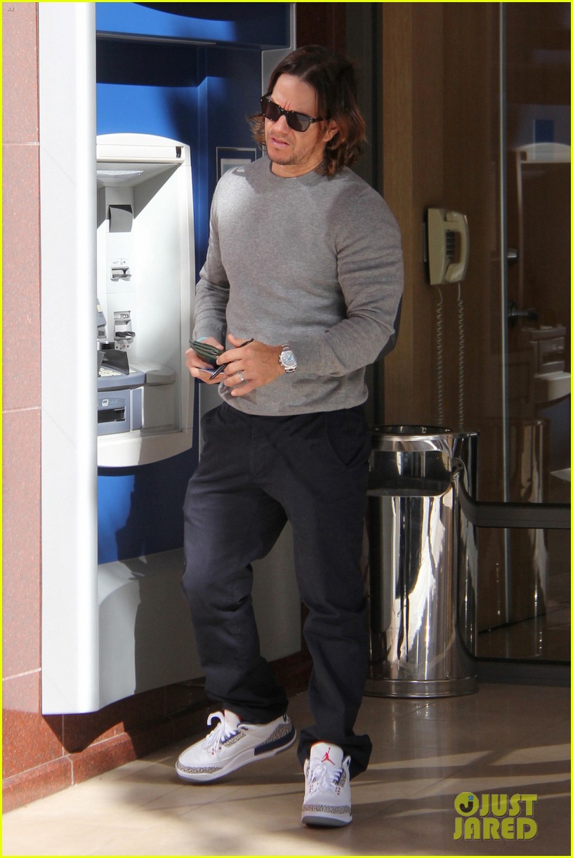 Mark Wahlberg Says Celebrities 'Shouldn't' Talk About Politics