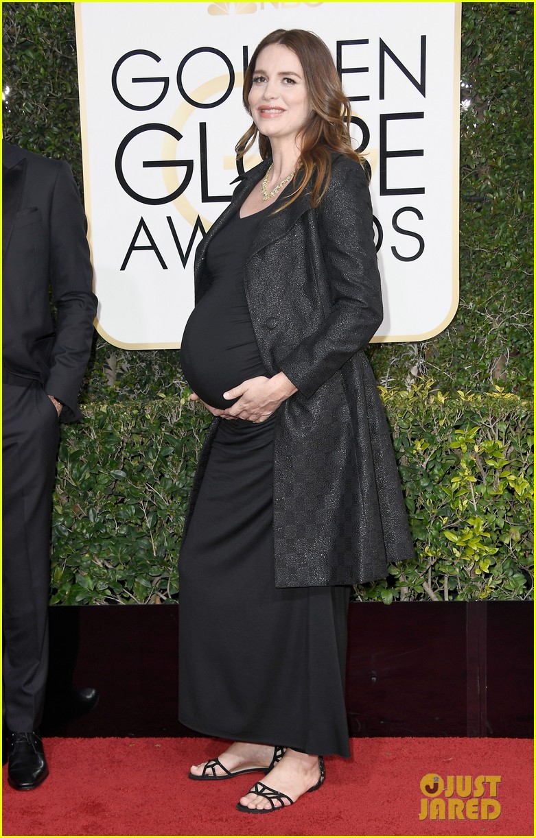 Felicity Jones, Riz Ahmed & Diego Luna Bring 'Rogue One' to the Golden Globes 2017