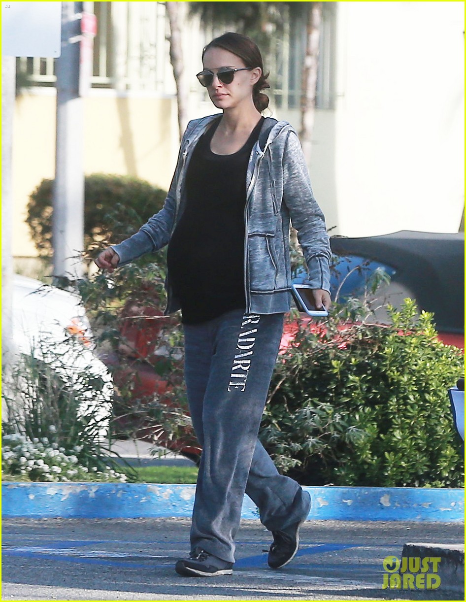 Natalie Portman Looks Ready to Pop!