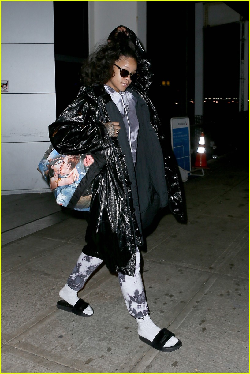 Rihanna Arrives Back in New York City After Spending Holiday Abroad!