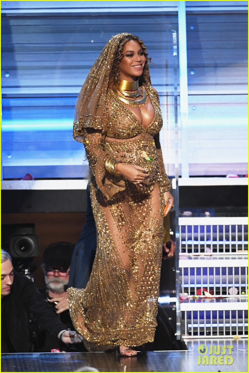 Beyonce Wins at Grammys 2017, Promotes Diversity in Acceptance Speech  (Video) - Just Jared - Celebrity News and Gossip | Entertainment