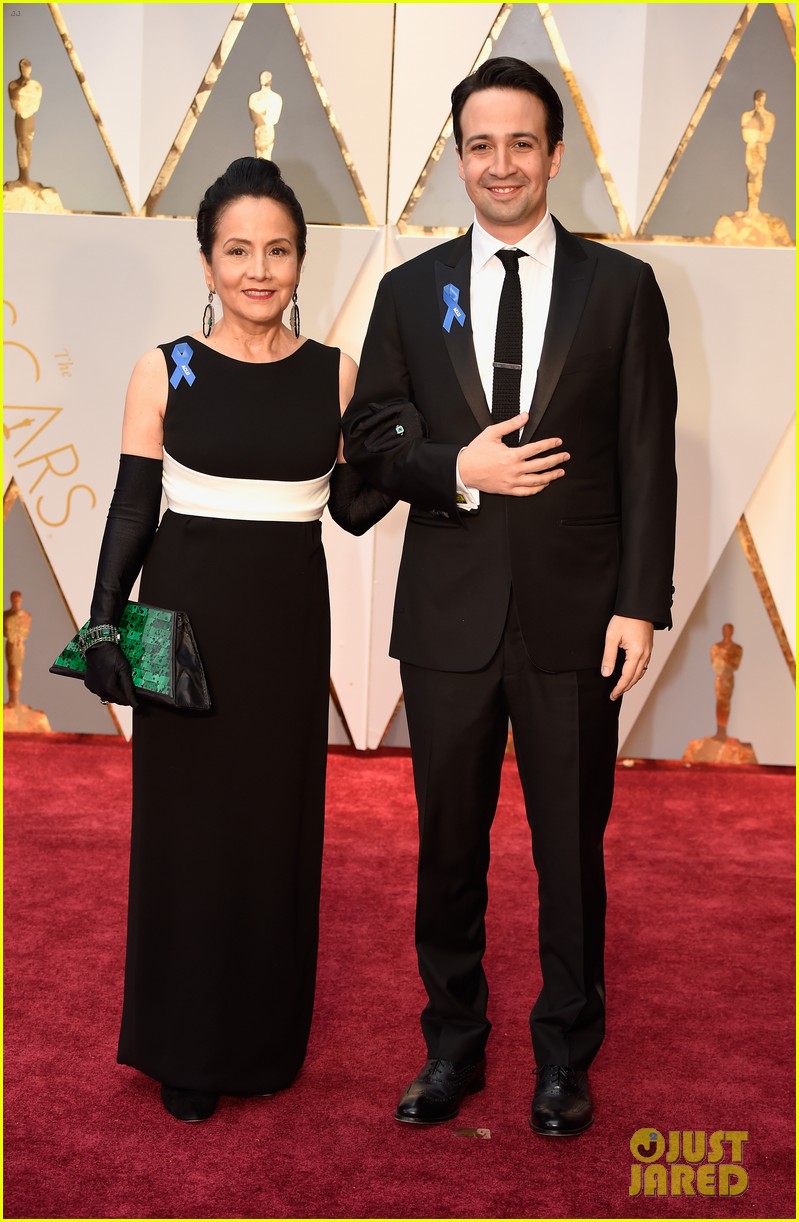 Lin-Manuel Miranda Brings His Mom as His Oscars 2017 Date