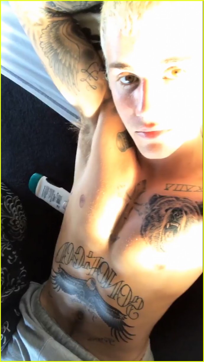 Justin Bieber Gets New Tattoo of Giant Eagle on His Chest