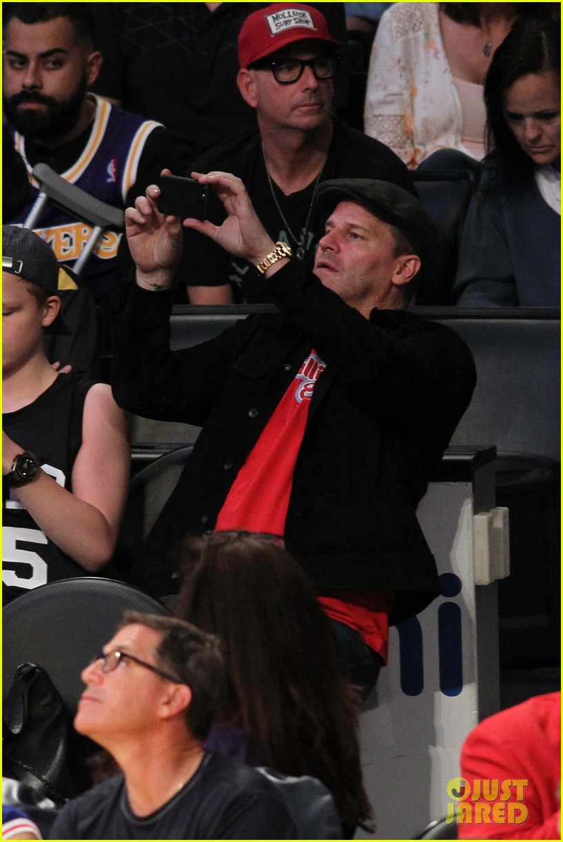 David Boreanaz & Son Jaden Root for 76ers in Los Angeles!