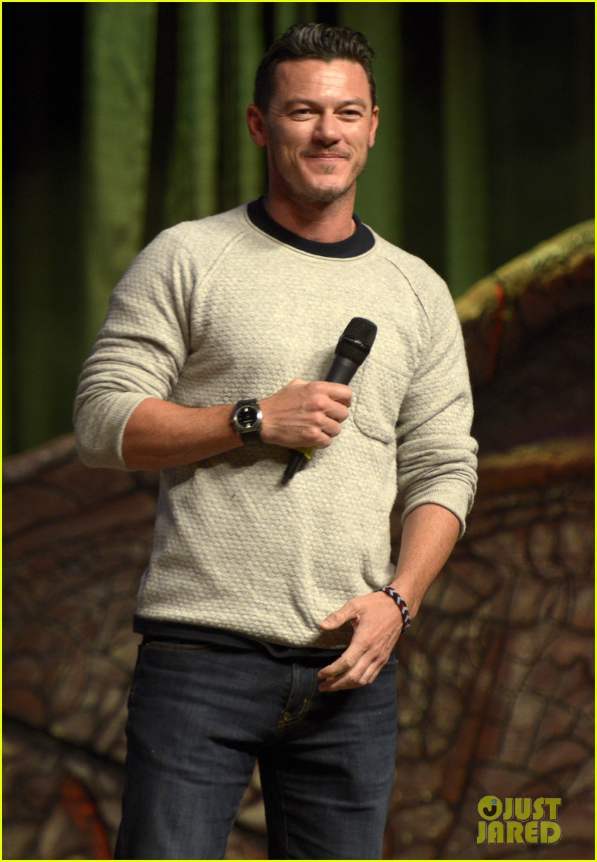 Here Are Luke Evans' Hottest Photos in One Place!