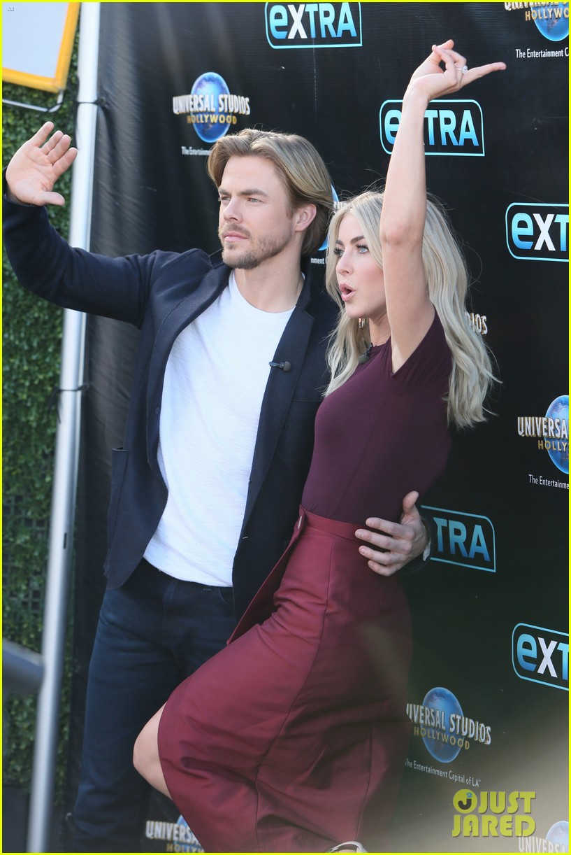 Julianne Hough & Fiance Brooks Laich Are Big Juicing Fans