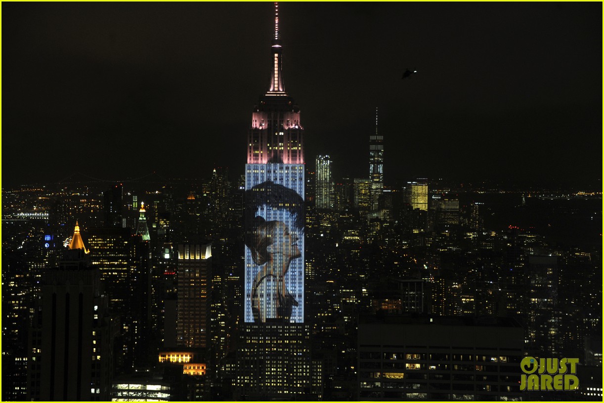 'Harper's Bazaar' Projected Giant Images of Celebs Onto the Empire State Building!
