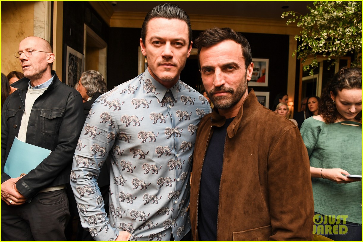 Miranda Kerr & Luke Evans Celebrate 'Harper's Bazaar' Anniversary Ahead of Met Gala
