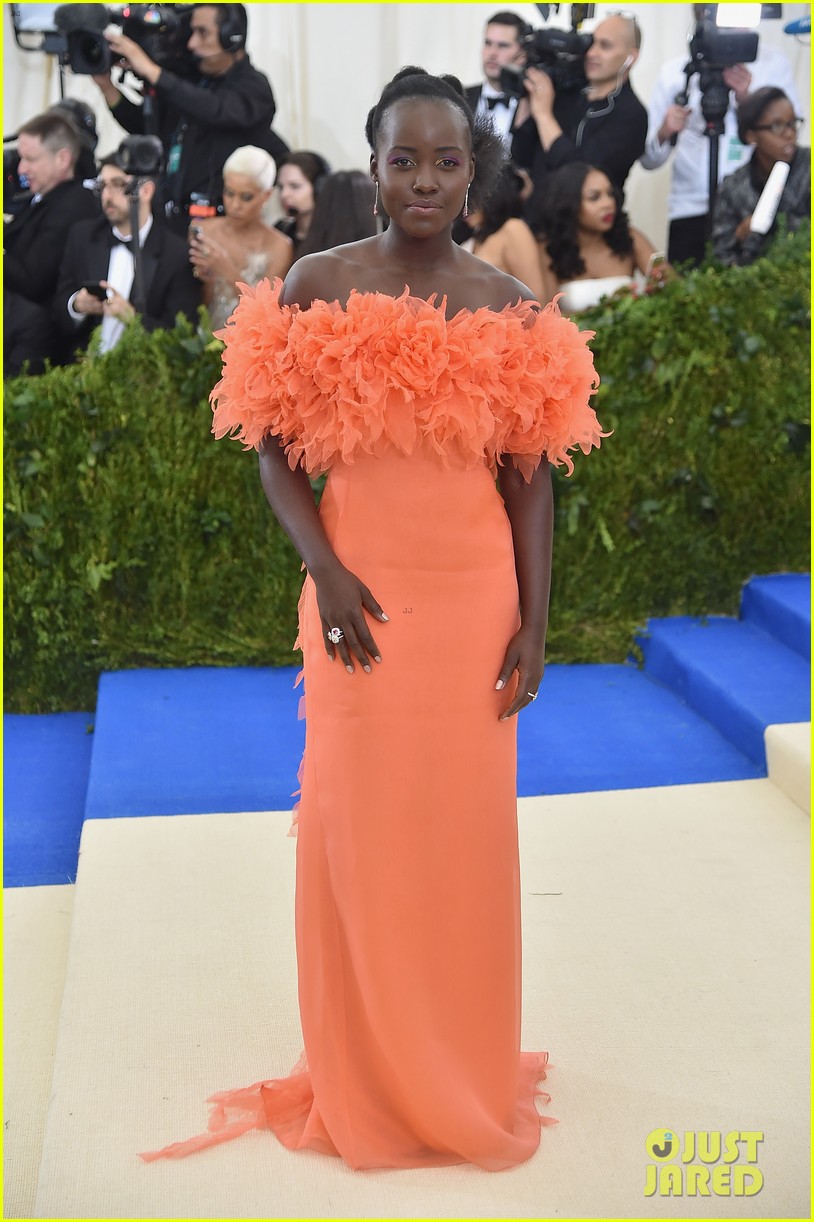 Brie Larson & Lupita Nyong'o Are Oscar Darlings at Met Gala 2017