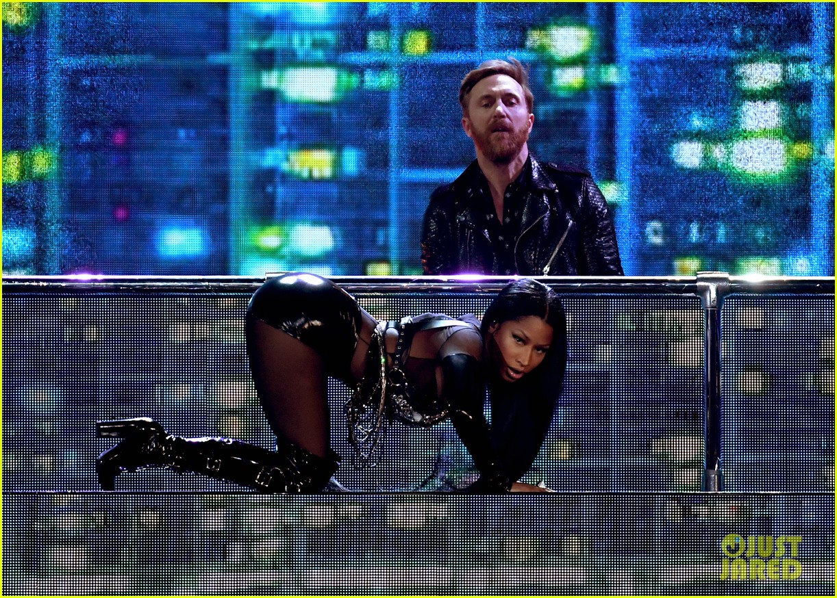 Nicki Minaj's Billboard Music Awards 2017 Opening Performance Video - Watch Now!