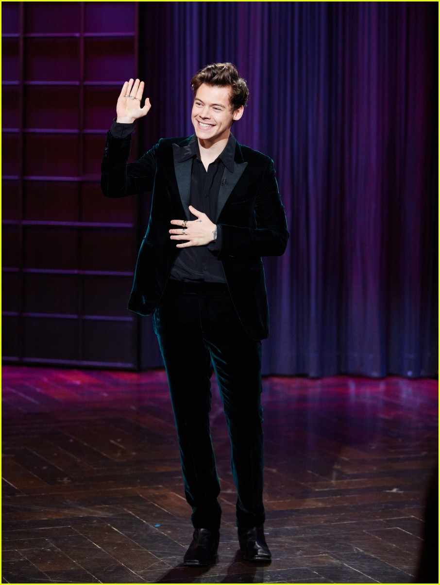 Harry Styles Tells Trump & Clinton Jokes During 'Late Late Show' Monologue - Watch Now!