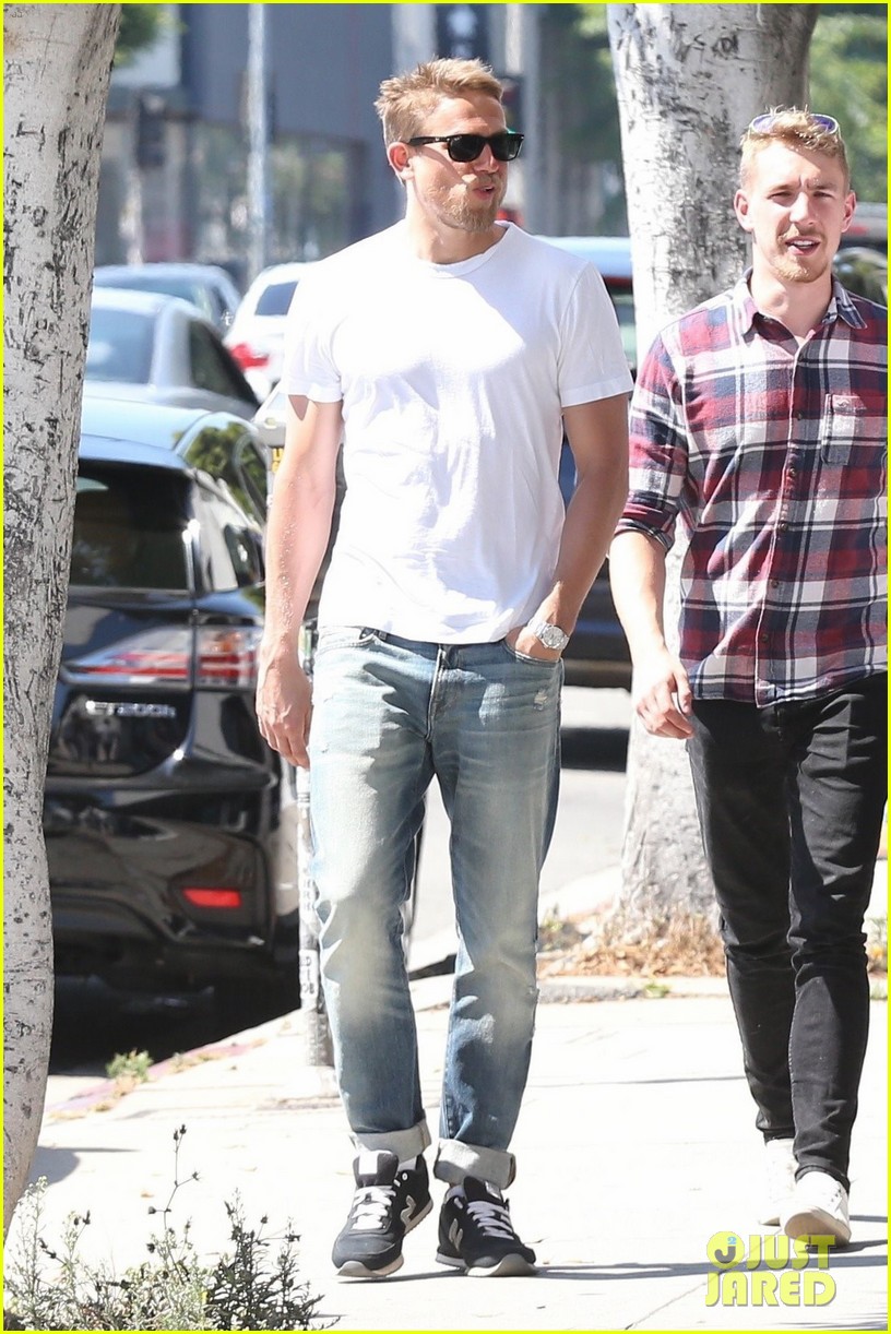 Charlie Hunnam Is All Smiles While Hanging with His Pals