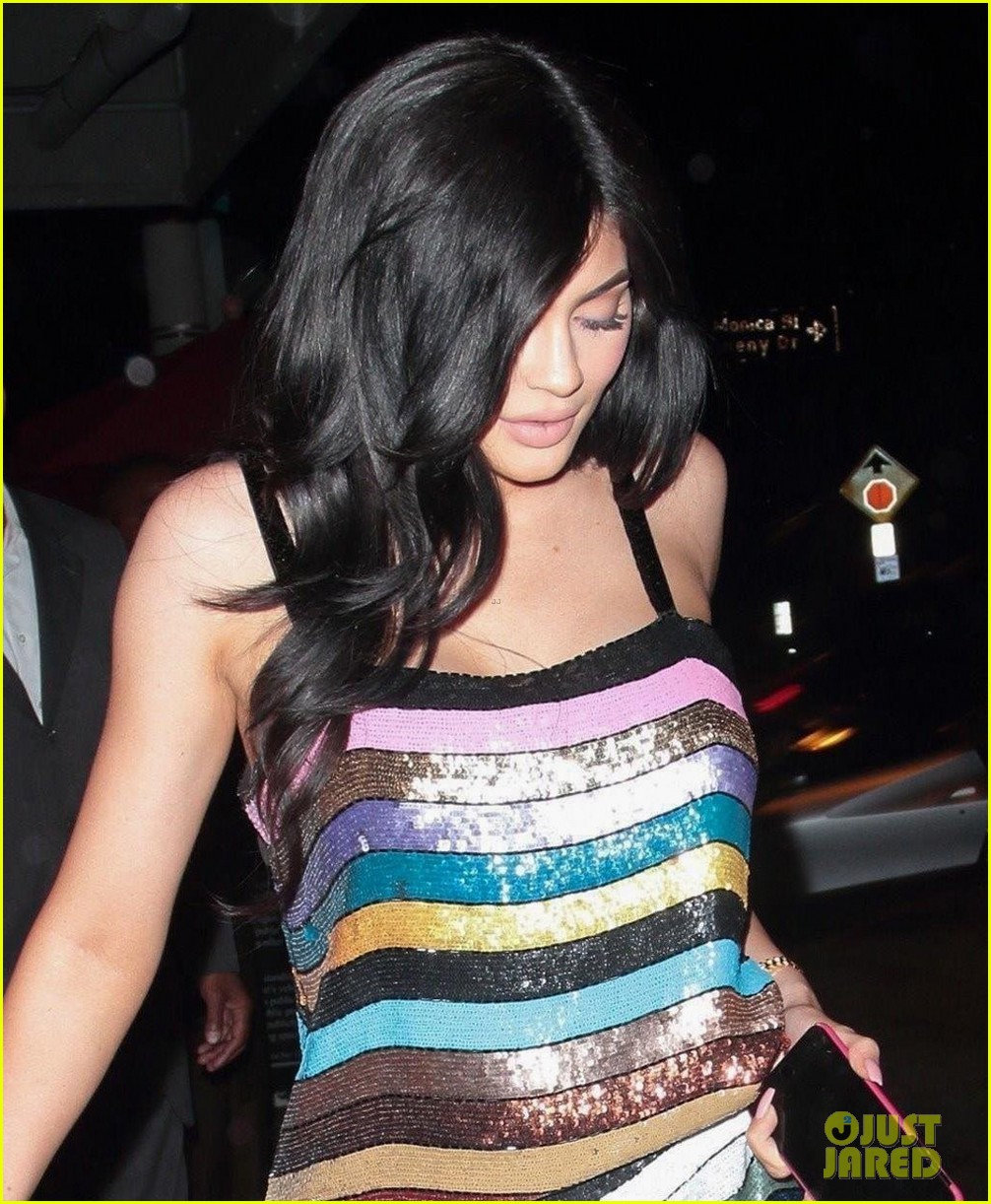 Kendall & Kylie Jenner Wear Cute Outfits to Khloe's Party!