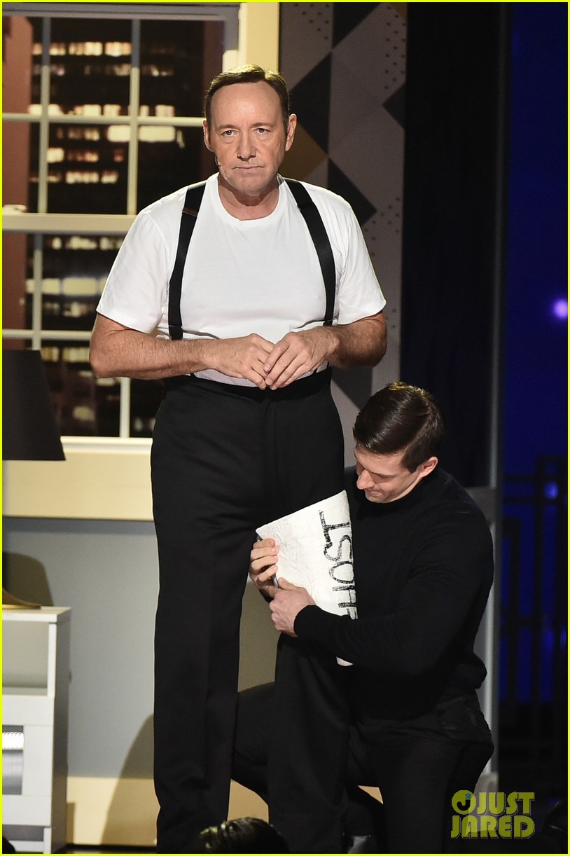 Kevin Spacey Spoofs the Best Musical Noms in Tony Awards 2017 Opening Number! (Video)