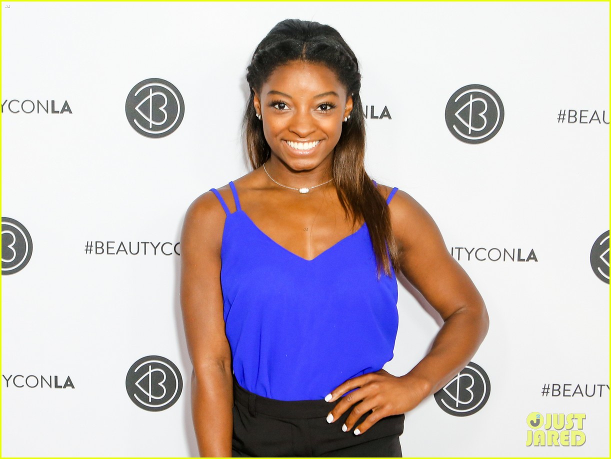 Kelly Rowland, Monique Coleman & Simone Biles Buddy Up at Beautycon LA!