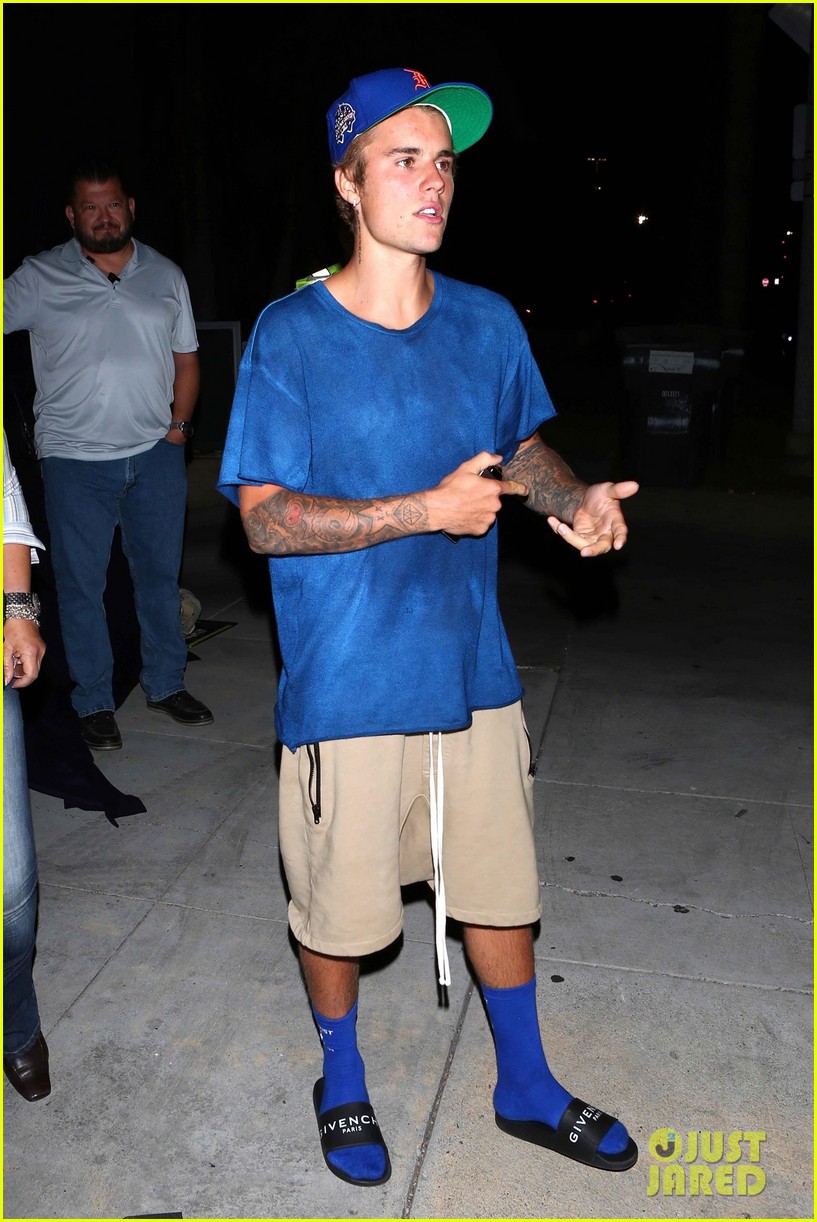 Justin Bieber Goes to Church in Socks & Sandals in Beverly Hills!