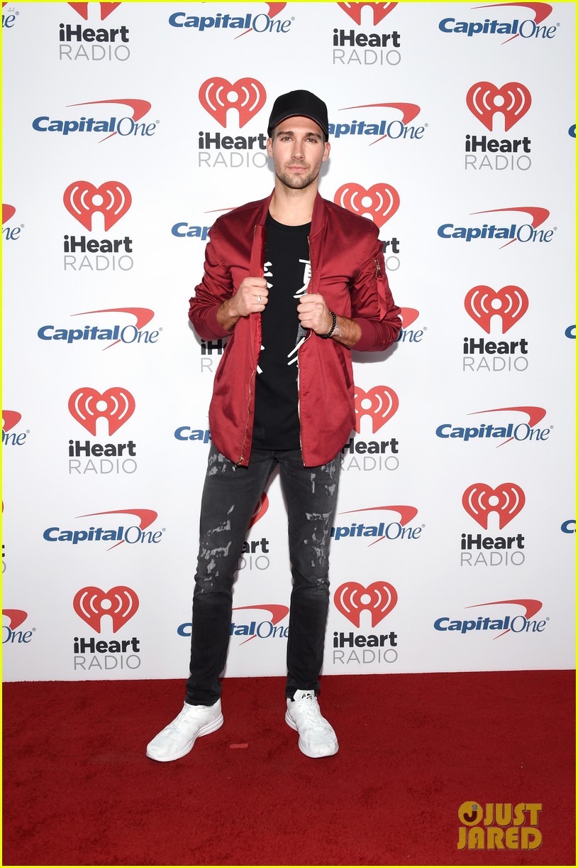 Rob Lowe, Ryan Seacrest & More Stars Attend iHeartRadio Music Festival 2017!