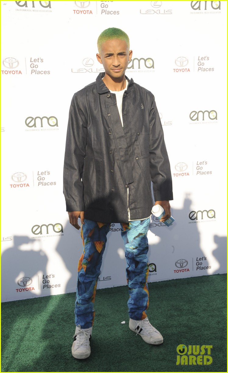Jaden Smith Debuts Green Hair at EMA Awards 2017!
