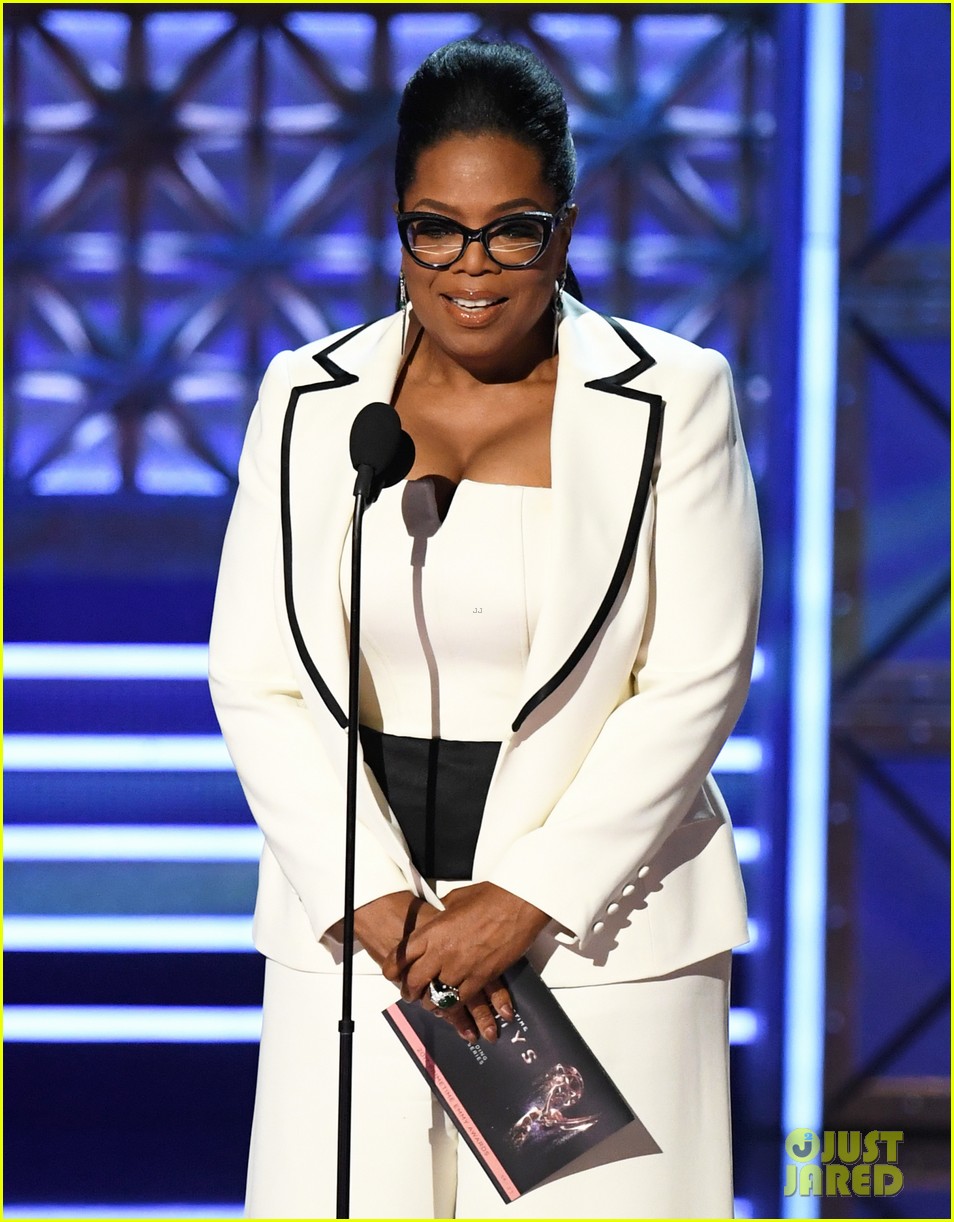 Oprah Winfrey Appears at Emmys 2017 to Present Final Award!