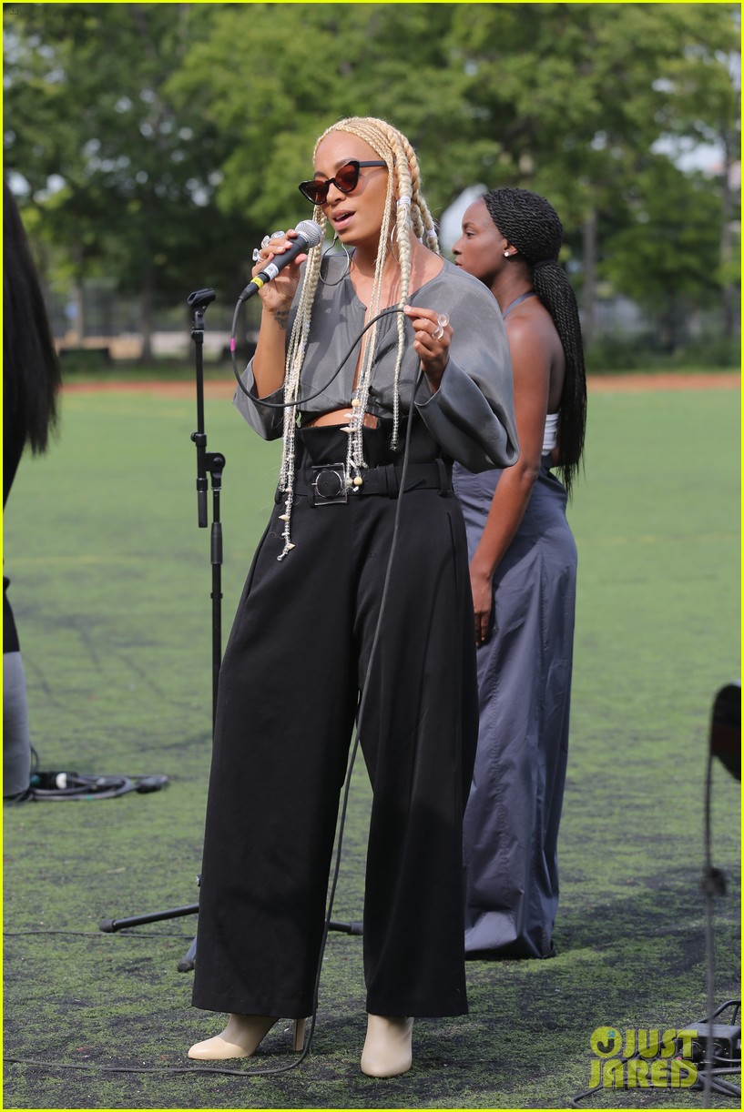 Solange Knowles Debuts Blonde Braided Look at Maryam Nassir Zadeh NYFW Show!