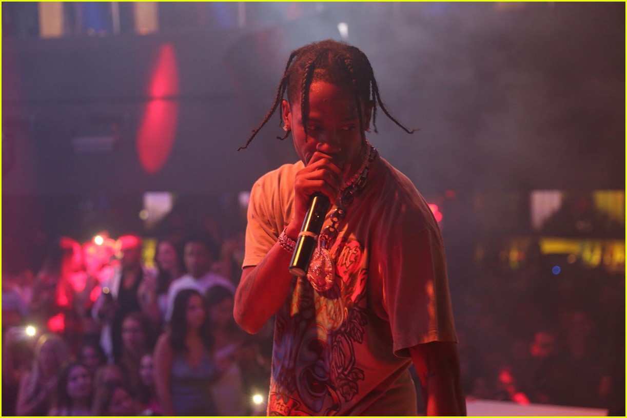 Travis Scott Parties With Scott Disick in Miami After Kylie Jenner Pregnancy News!