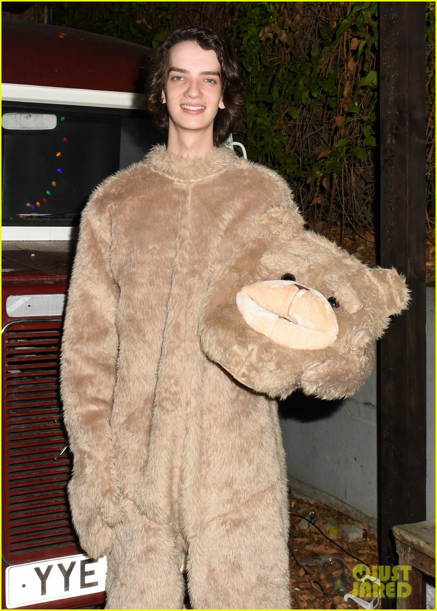 Just Jared's Final 31 Days of Halloween #TBT to Last Year's Alien-Themed Party!