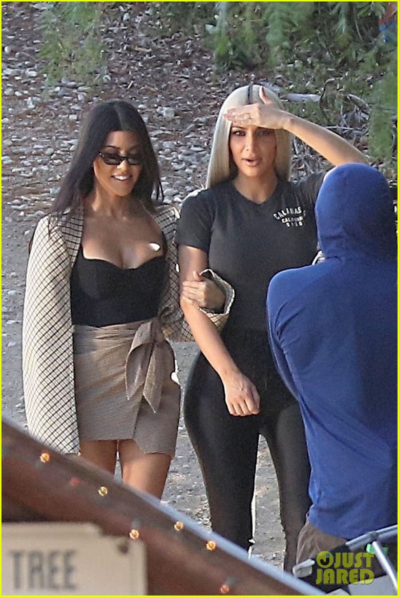 Kim & Kourtney Kardashian Are Already Christmas Tree Shopping!